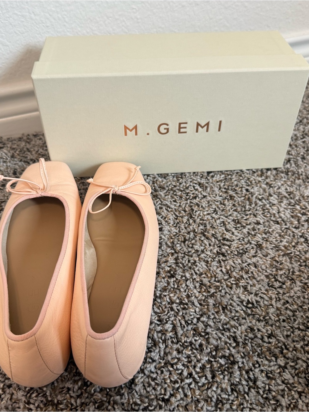 M. Gemi Women’s Pink Ballet Flats - Picture 2 of 5